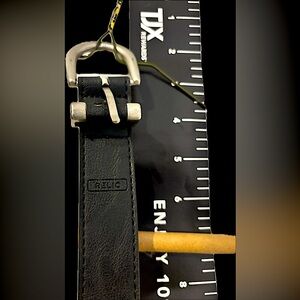 Black Men's belt fits 30”-36” waist sz vintage simple black leather steel buckle